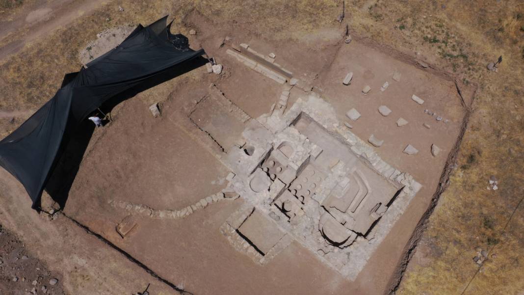 Vişne dikmek isterken Roma Hamamı buldu 11