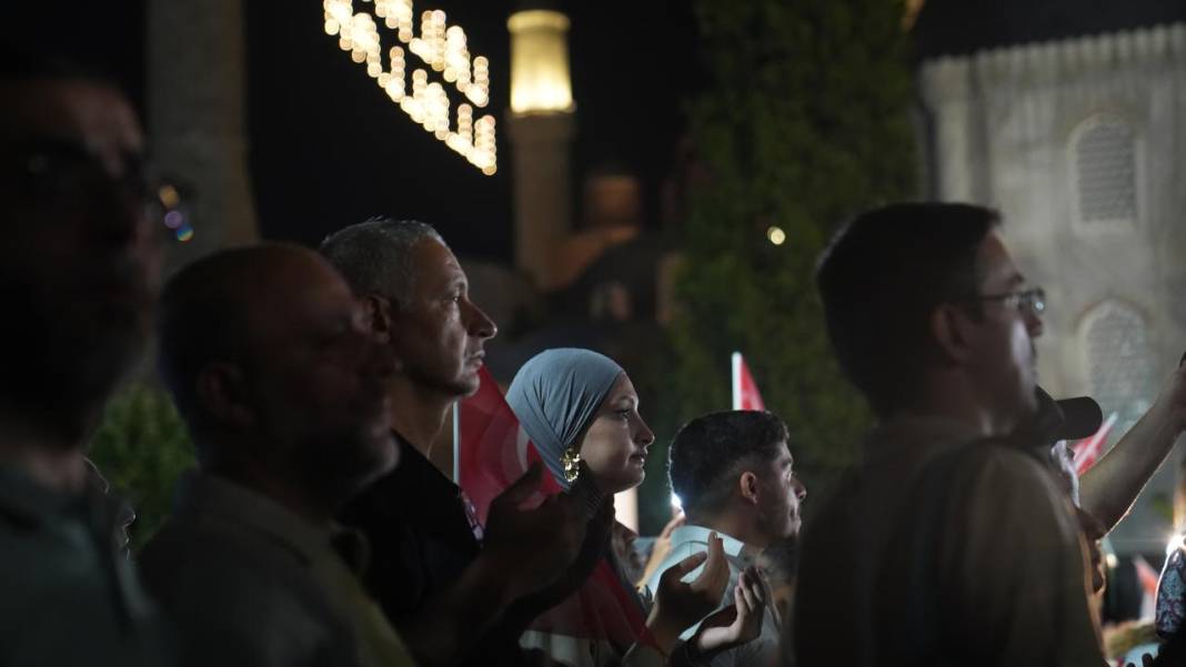 İstanbul’da “Gazze’ye Umut Işığı Ol” yürüyüşü: Binlerce kişi İsrail’i protesto etti 5