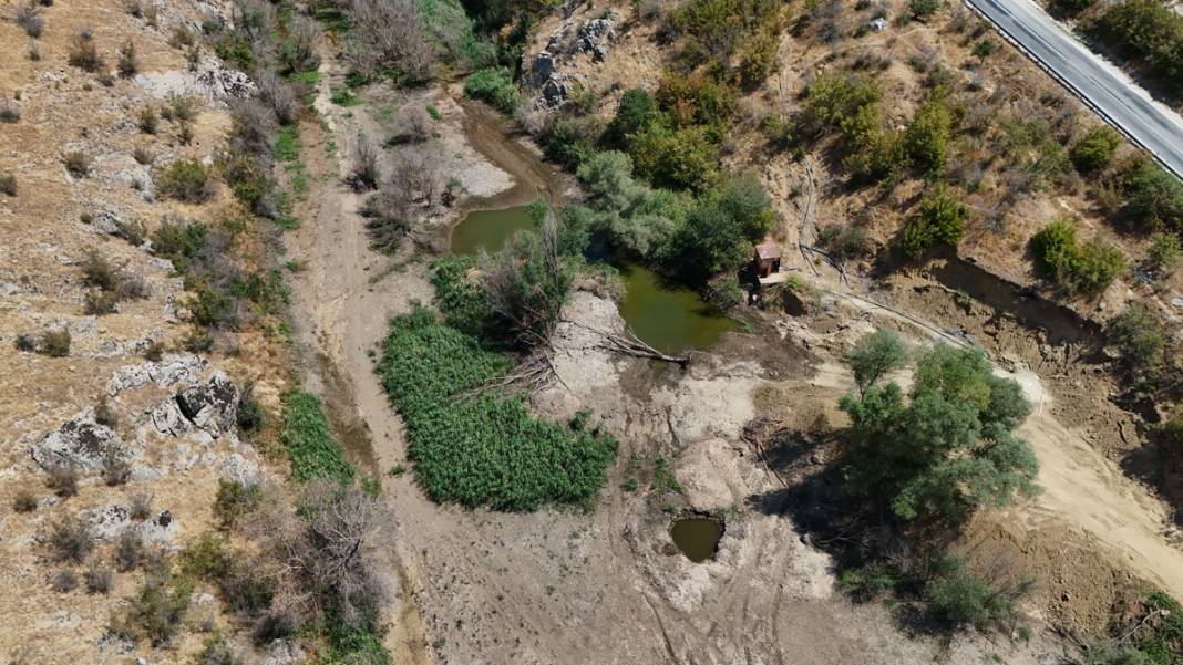 Aşırı sıcaklar Teke Deresi’ni kuruttu 5