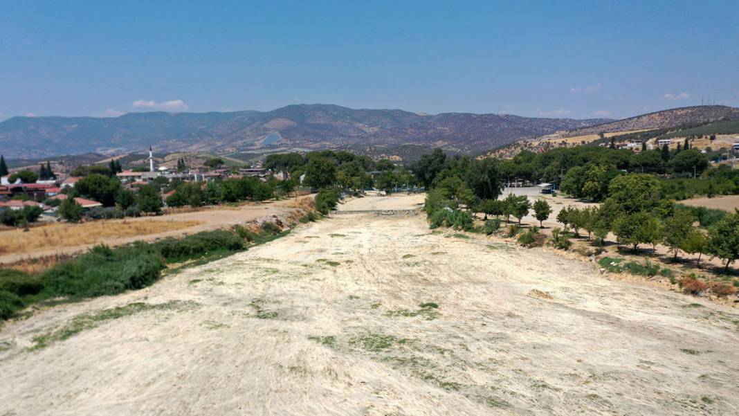 Gediz Nehri kurudu, barajlar alarm veriyor: Tarım ve içme suyu tehlikede 5