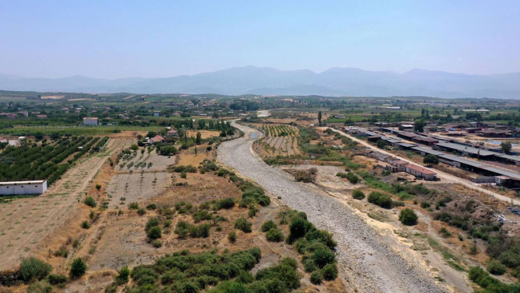 Gediz Nehri kurudu, barajlar alarm veriyor: Tarım ve içme suyu tehlikede 4