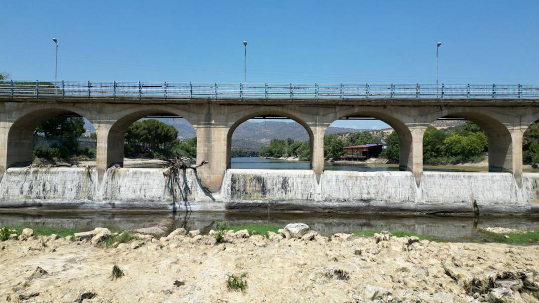 Gediz Nehri kurudu, barajlar alarm veriyor: Tarım ve içme suyu tehlikede 8