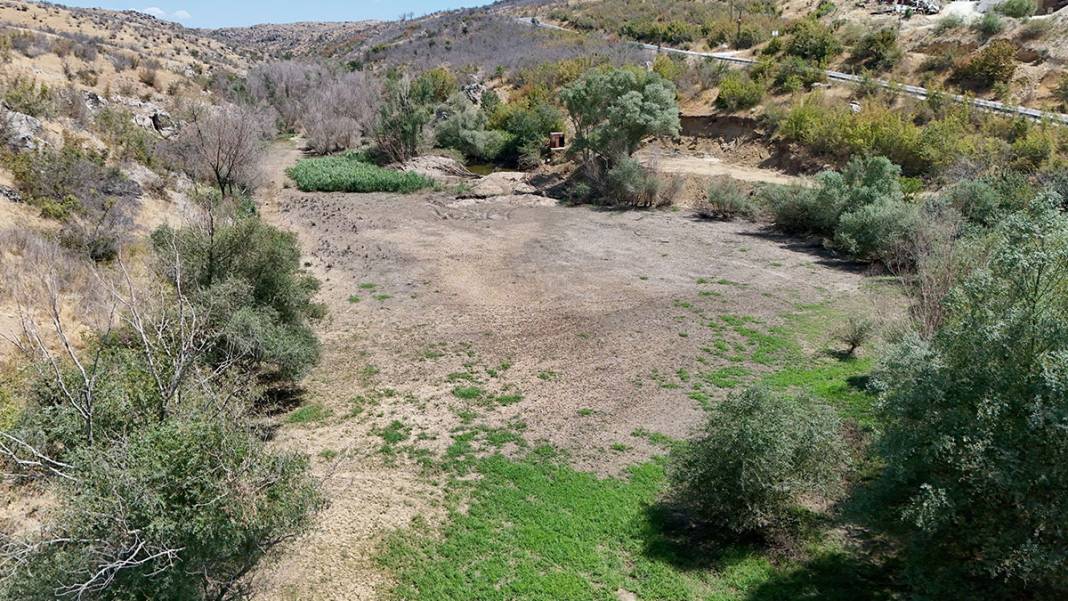 Aşırı sıcaklar Teke Deresi’ni kuruttu 3