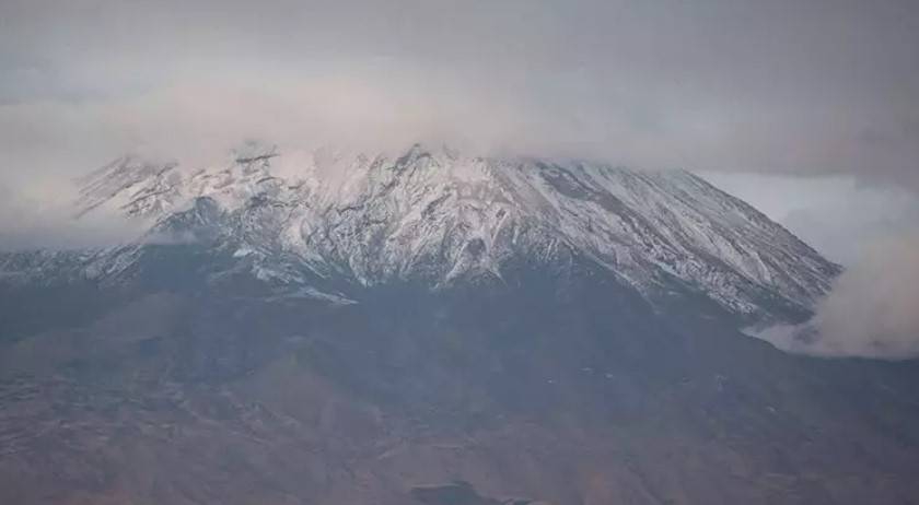 Eylül ayında kar yağdı: Ağrı Dağı'nın zirvesi beyaza büründü 6