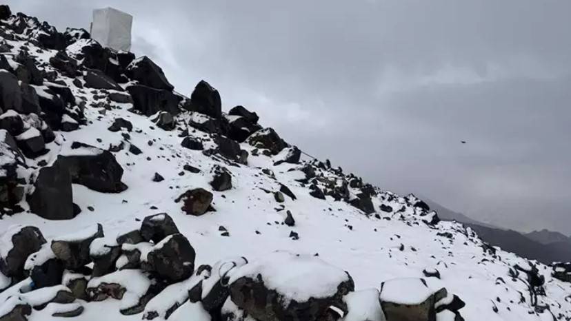 Eylül ayında kar yağdı: Ağrı Dağı'nın zirvesi beyaza büründü 1
