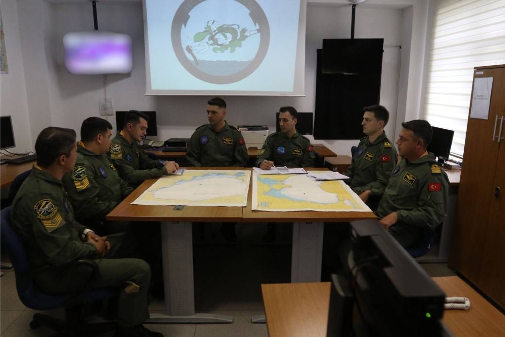 Mavi vatanın güvenliğinde kilit rol oynuyor, gökyüzünün gözü kulağı olarak biliniyor! Efsane P-72 havadan siper oluyor 3