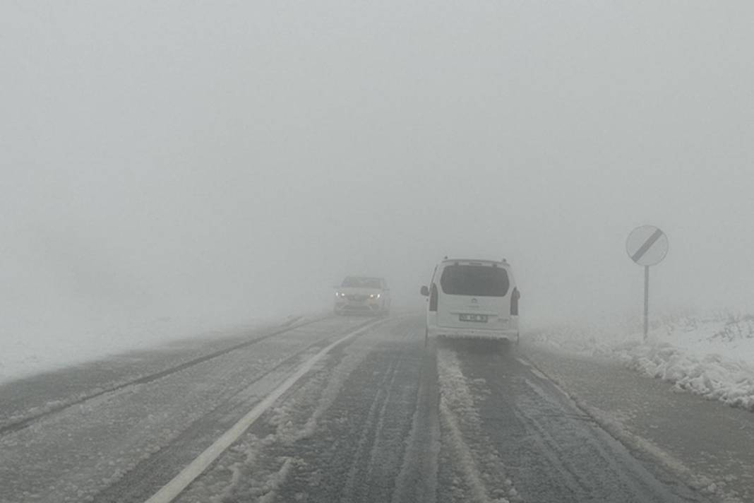 Kış kapıyı çaldı! Van'ın zirveleri beyaza büründü: Karabet Geçidi'nde ekipler seferber oldu 3