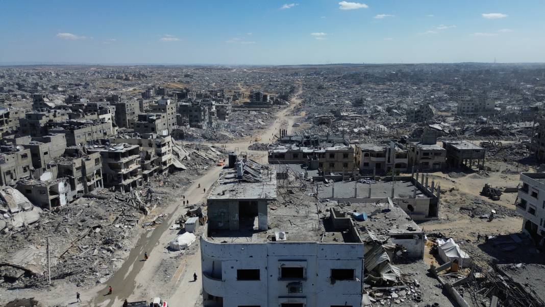 İsrail'in Gazze'nin Şeyh Rıdvan Mahallesi'nde bıraktığı yıkım havadan görüntülendi 4