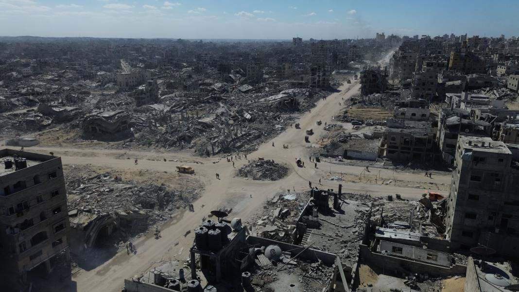 İsrail'in Gazze'nin Şeyh Rıdvan Mahallesi'nde bıraktığı yıkım havadan görüntülendi 9