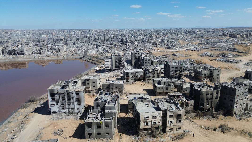 İsrail'in Gazze'nin Şeyh Rıdvan Mahallesi'nde bıraktığı yıkım havadan görüntülendi 7