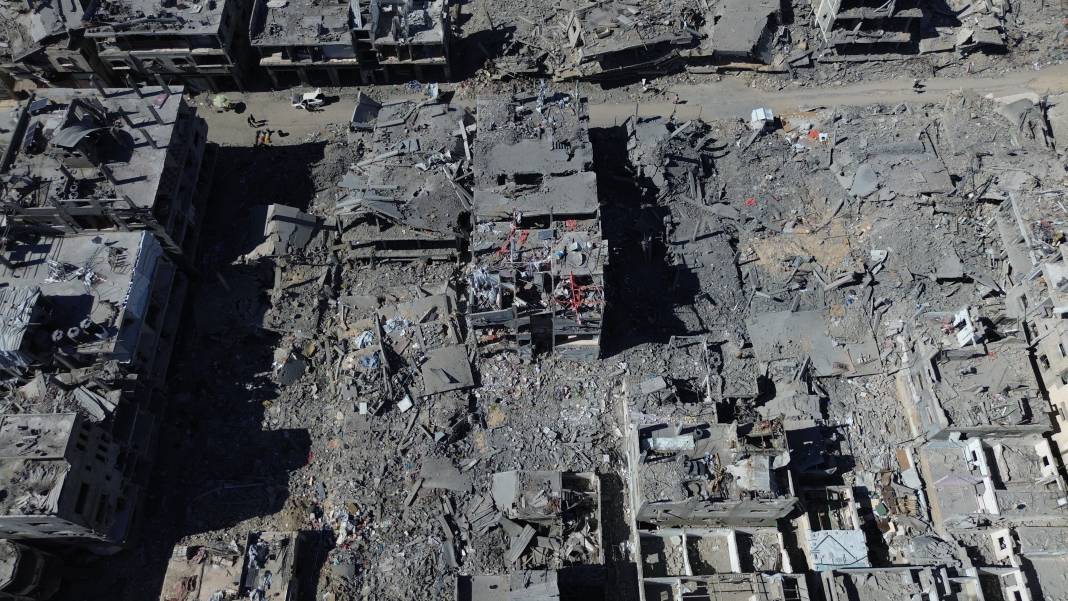 İsrail'in Gazze'nin Şeyh Rıdvan Mahallesi'nde bıraktığı yıkım havadan görüntülendi 2