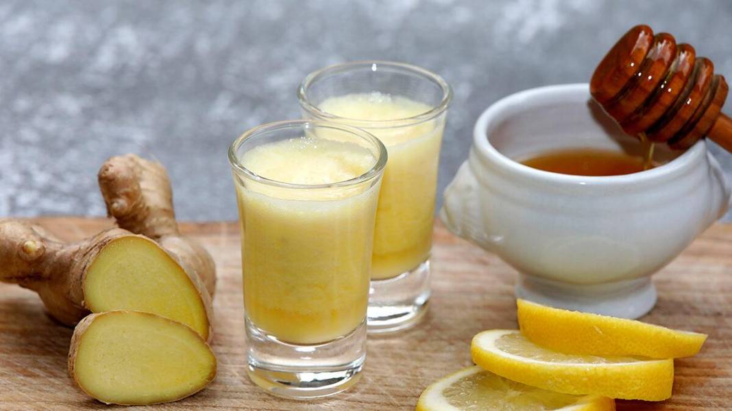 Soğuk havalara karşı vücudunuzu zırhlandırın: Altın değerinde iksir: Bağışıklık güçlendirici zerdeçal shot tarifi 1