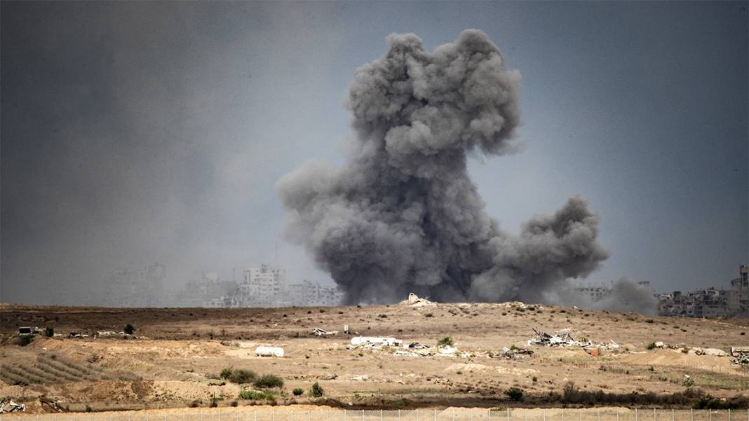 Netanyahu kana doymuyor! Ateşkese rağmen Gazze'ye bomba yağıyor 13