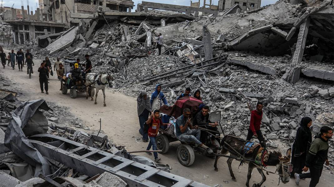 Dönüş yolları yıkımla dolu: Filistinlilerin sevinci, enkaz altında kaldı 7