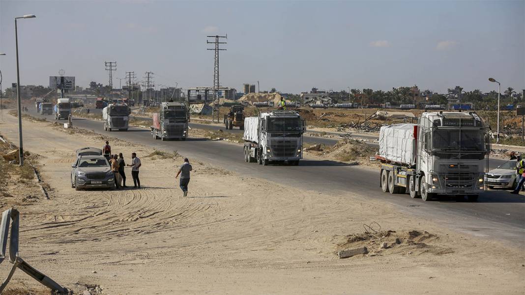 Gazze’ye yardım tırları giriş yaptı 3