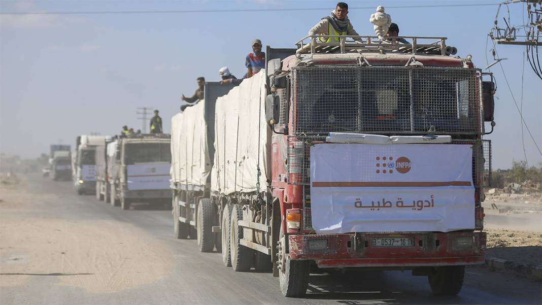 Gazze’ye yardım tırları giriş yaptı 6