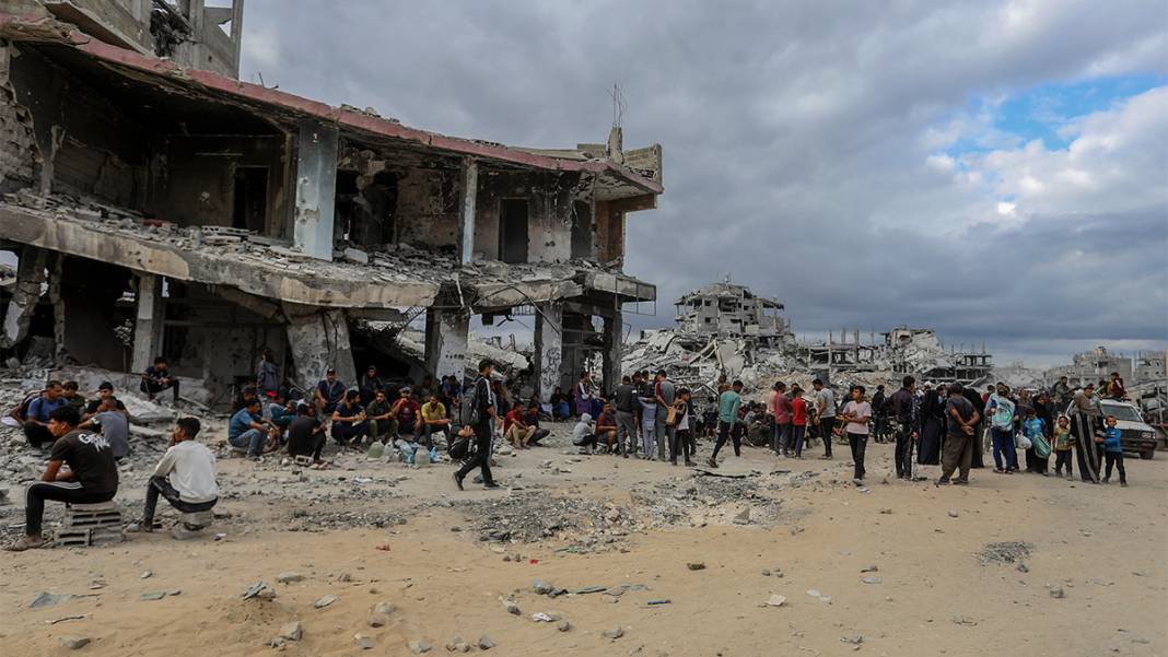 Dönüş yolları yıkımla dolu: Filistinlilerin sevinci, enkaz altında kaldı 5