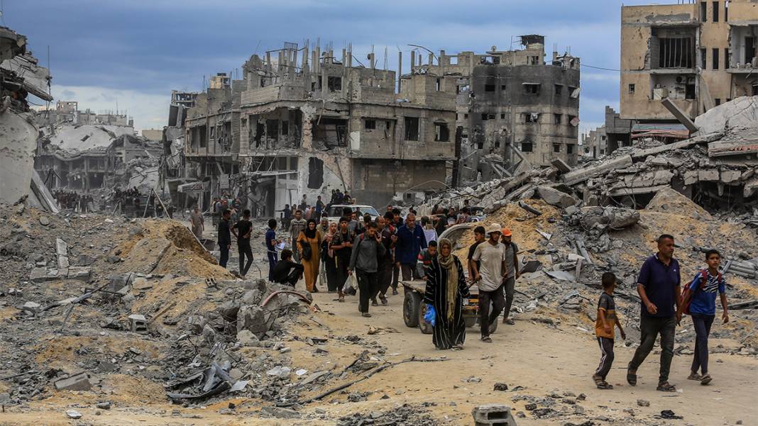 Dönüş yolları yıkımla dolu: Filistinlilerin sevinci, enkaz altında kaldı 9