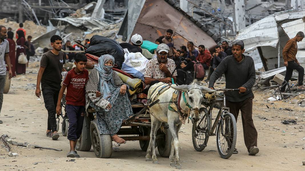 Dönüş yolları yıkımla dolu: Filistinlilerin sevinci, enkaz altında kaldı 11