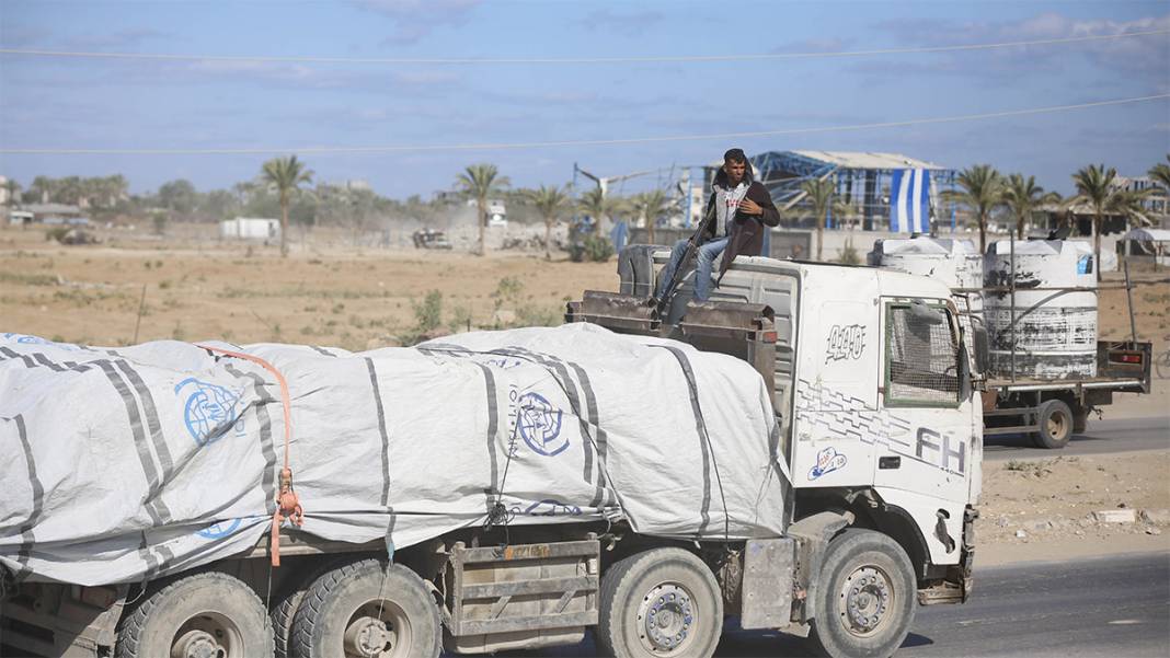 Gazze’ye yardım tırları giriş yaptı 5