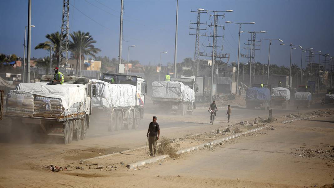 Gazze’ye yardım tırları giriş yaptı 1