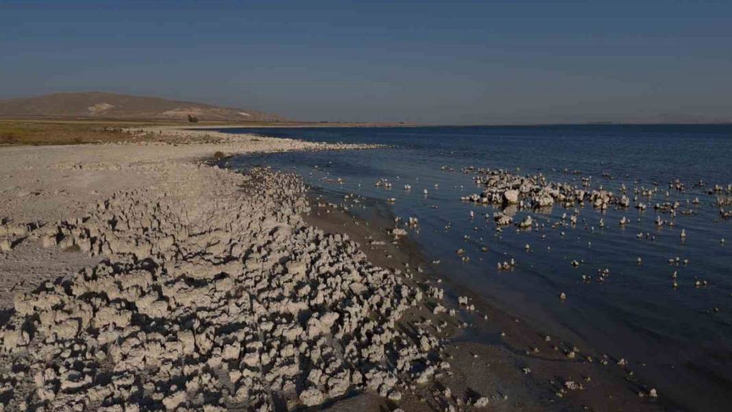 Kuraklık Van Gölü'nü vurdu: Endişe verici manzara ortaya çıktı 3