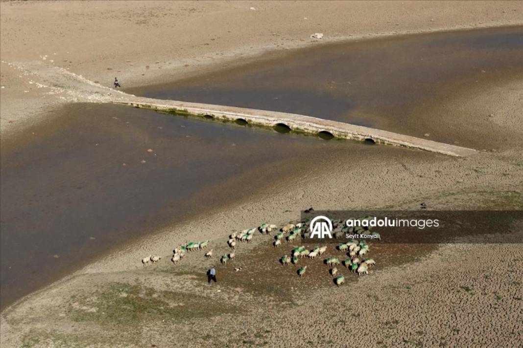 600 yıllık tarih suların altından çıktı! Konya Apa Barajı’nda gizemli Osmanlı köprüsü yeniden gün yüzünde 3