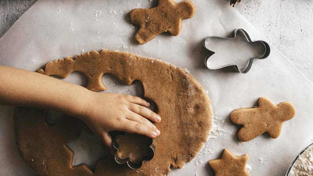 Kış bu kurabiye olmadan geçmez! Çocuklarınıza gizlice pekmez yediren kurabiye: Zencefilli tarçınlı kurabiye (gingerbread) tarifi 6