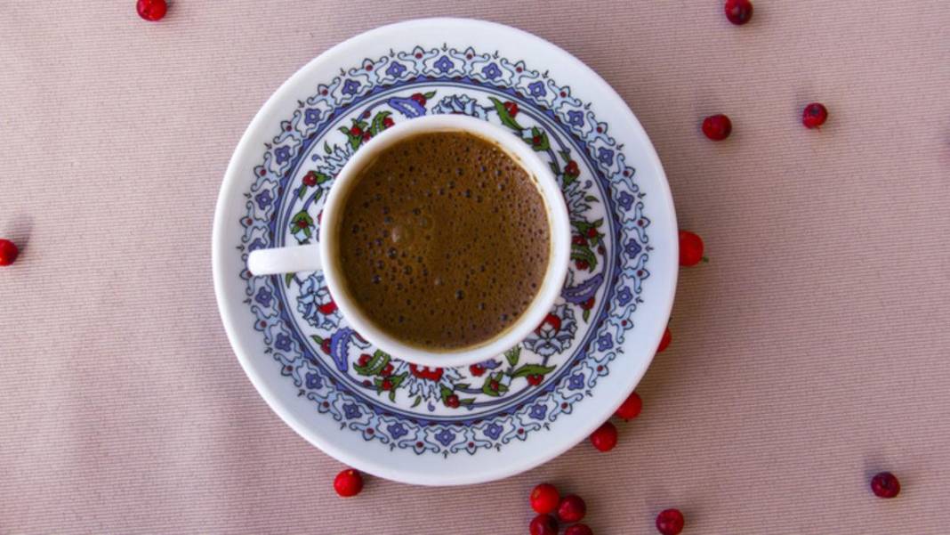 Türk kahvesi köpürtme sanatı! Göz dolduracak köpük için o gizli malzeme 3