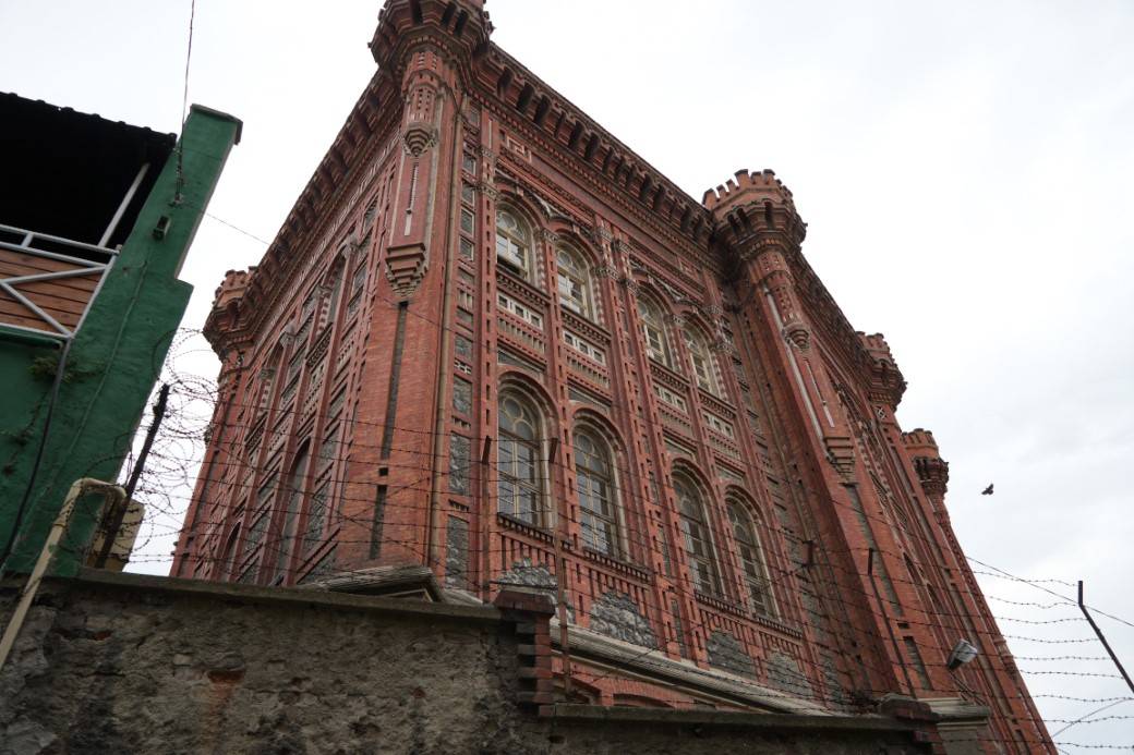 571 yıllık tarih tehlikede: Deprem riski nedeniyle Fener Rum Okulu’na 90 günlük tahliye kararı! 3