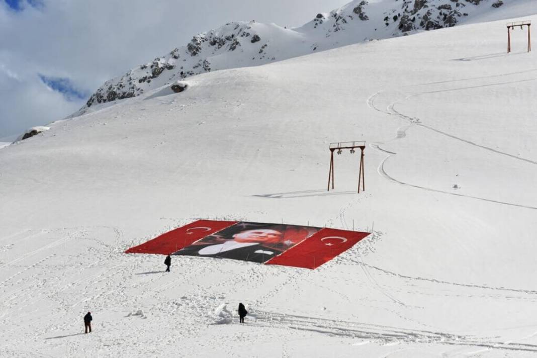 Aynı gün hem kayak hem deniz yaptırıyor! Akdeniz’in zirvesinde beyaz mucize: Saklıkent Kayak Merkezi 1