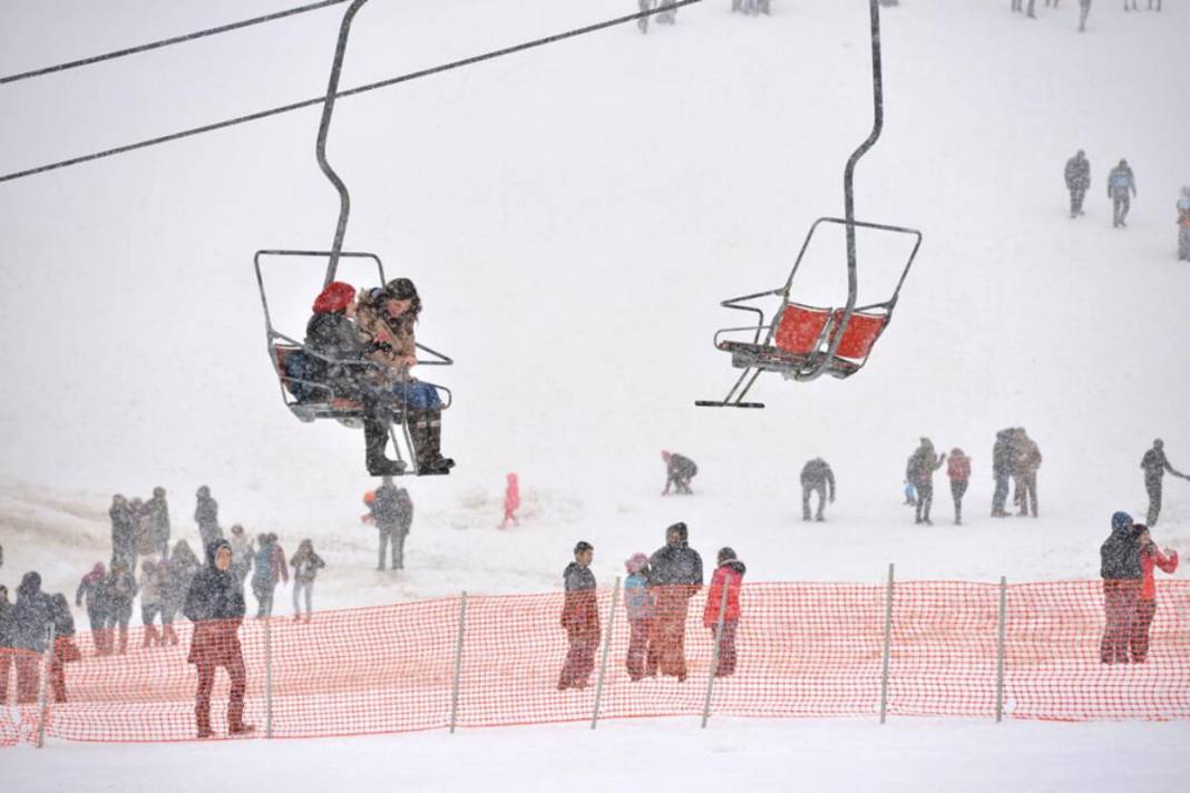Aynı gün hem kayak hem deniz yaptırıyor! Akdeniz’in zirvesinde beyaz mucize: Saklıkent Kayak Merkezi 6