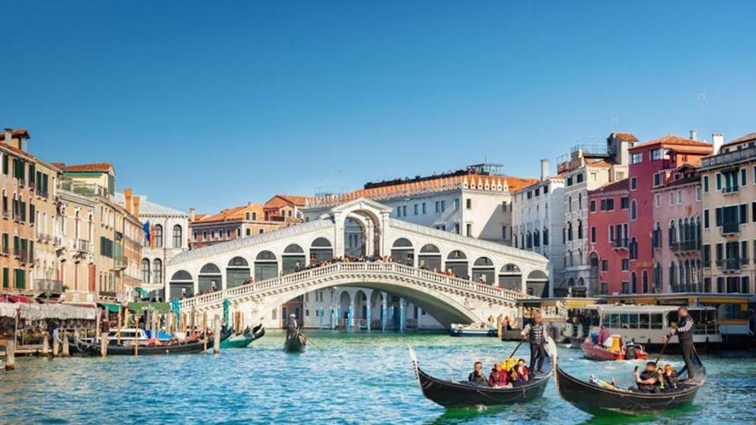 Venedik sulara mı gömülüyor? 118 adalık dev şehir için korkutan uyarı 4