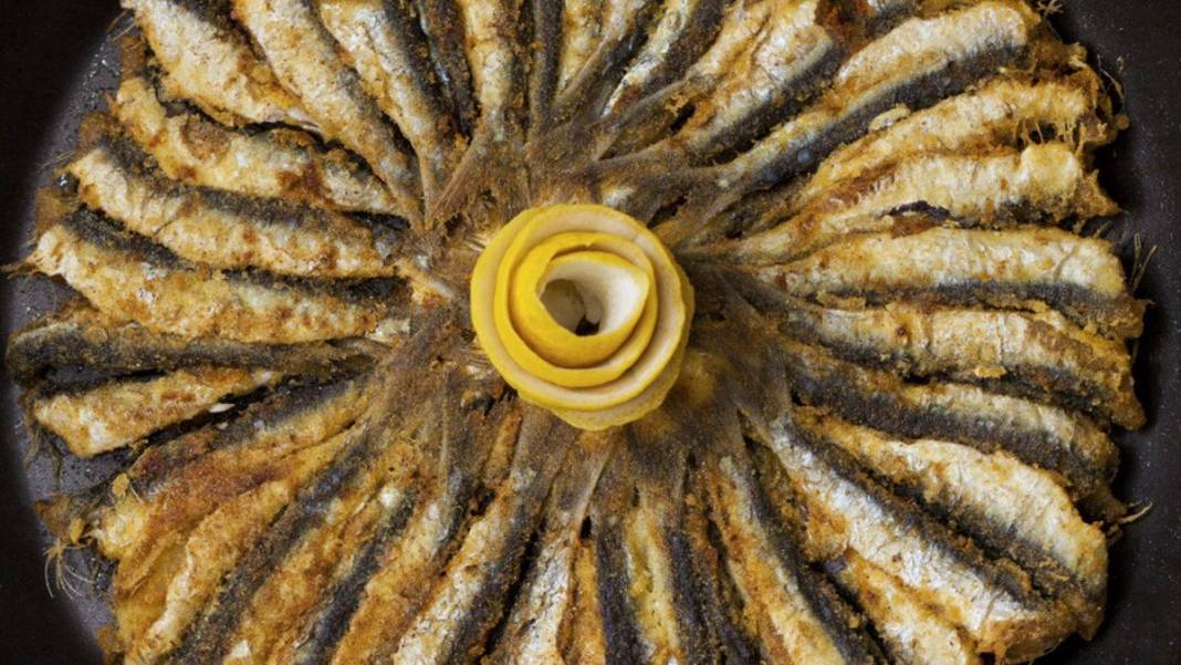 25 yıllık tecrübe konuştu! Lezzetli hamsi pişirmenin gizli formülü: En yaygın hata orada başlıyor 2
