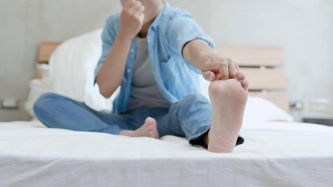 Ayak kokusu kabusunun gizli sorumlusu! Çorabınızdaki tehlikeye dikkat 5