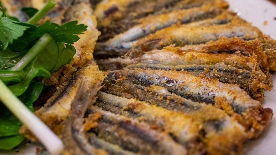 25 yıllık tecrübe konuştu! Lezzetli hamsi pişirmenin gizli formülü: En yaygın hata orada başlıyor 5