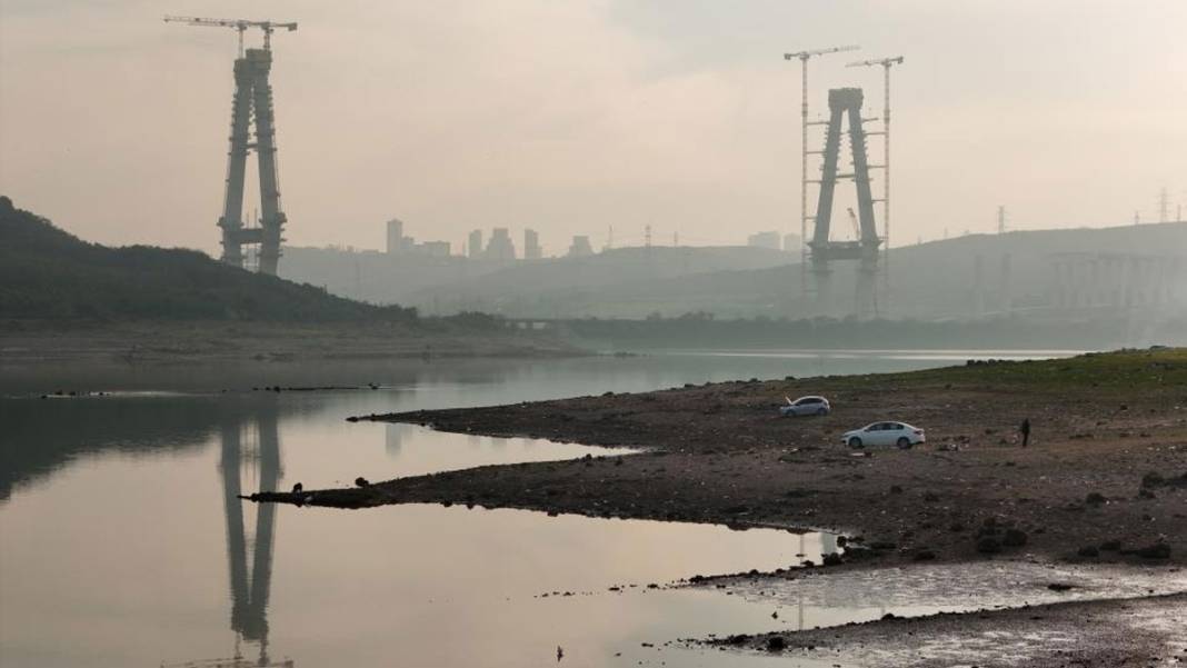 Eski evler ortaya çıktı: İstanbul barajlarında tehlikeli düşüş 6