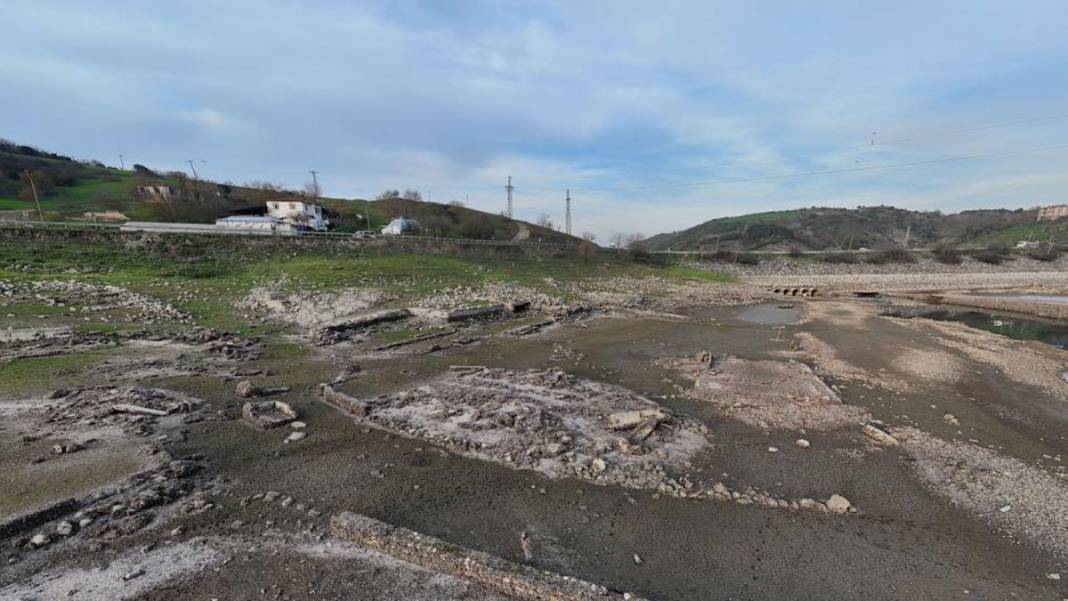 Eski evler ortaya çıktı: İstanbul barajlarında tehlikeli düşüş 4