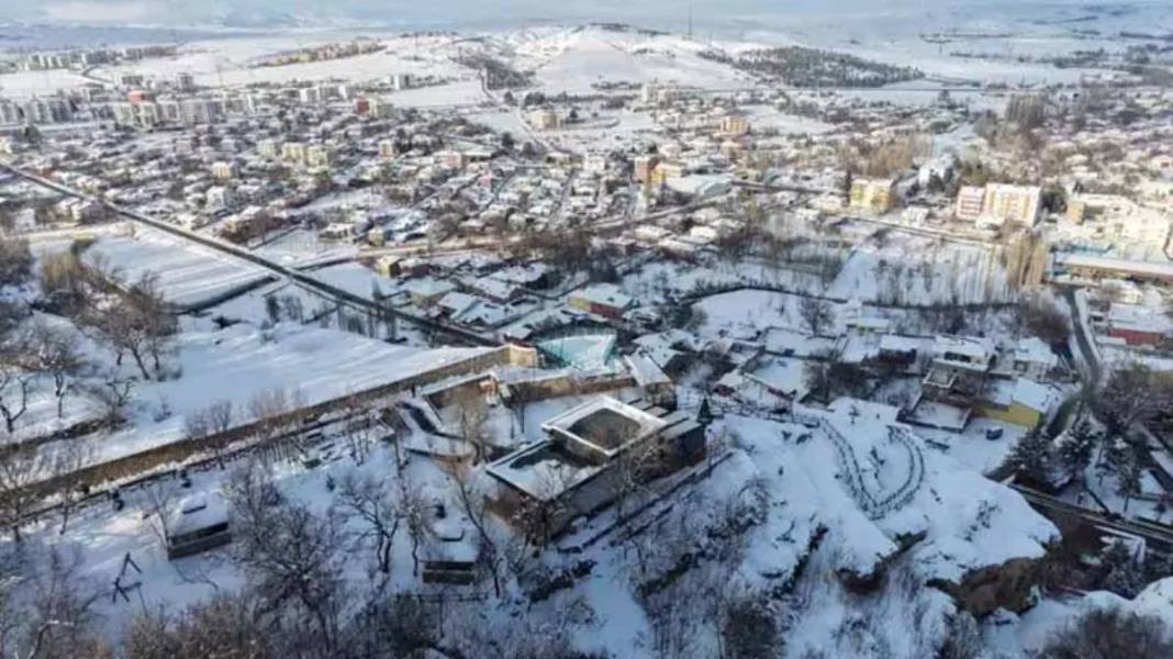 Yüzlerce metre yükseklikteki cam teras turistlerin yeni gözdesi oldu! Çevre illerden akın ediyorlar: Tarih, doğa, adrenalin... 6