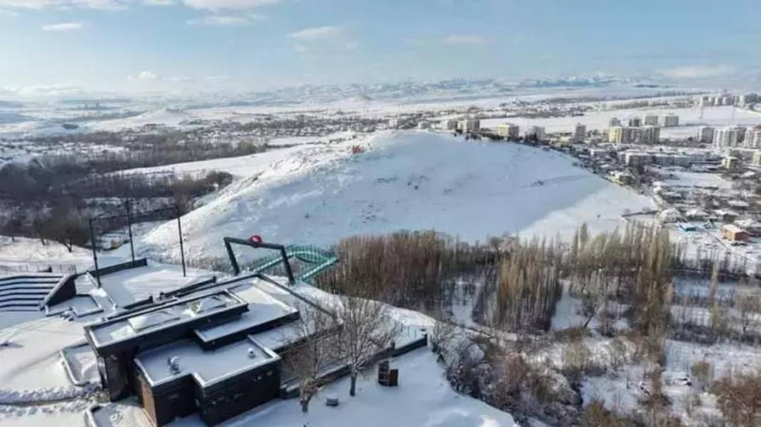 Yüzlerce metre yükseklikteki cam teras turistlerin yeni gözdesi oldu! Çevre illerden akın ediyorlar: Tarih, doğa, adrenalin... 8