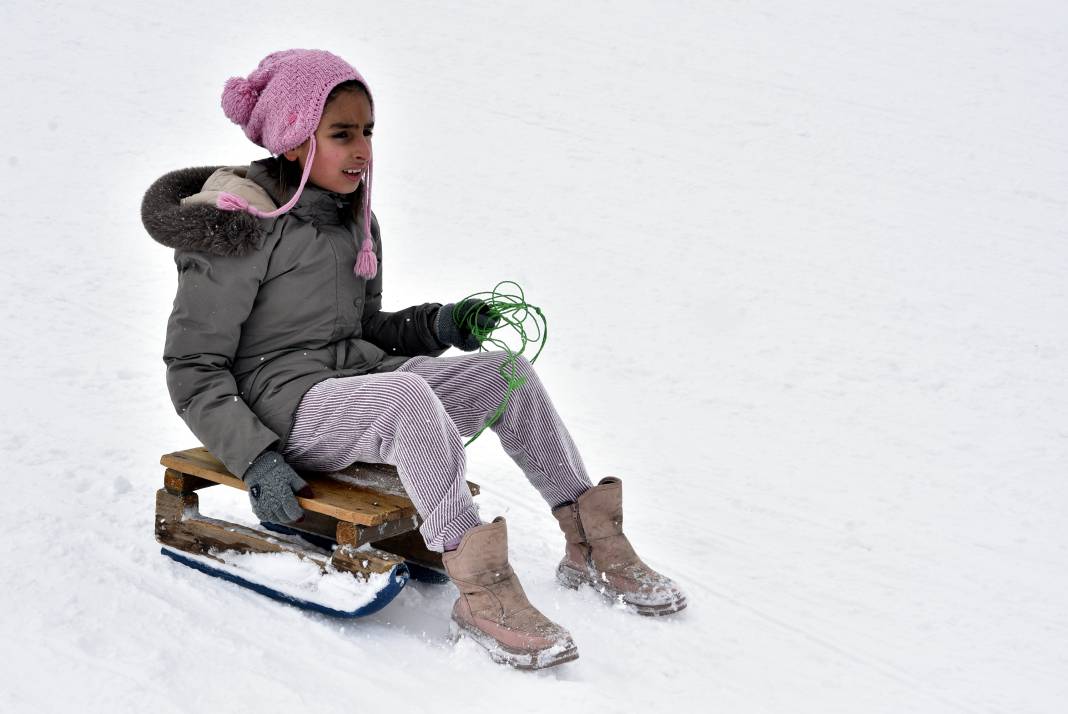 Bitlis'te sömestr coşkusu! Kayak merkezi tatilcilerin akınına uğradı! 3