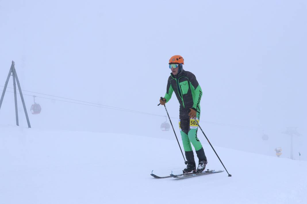 Erciyes'te zirve mücadelesi! Dağ kayağı Türkiye Şampiyonası Kayseri'de yapıldı 12