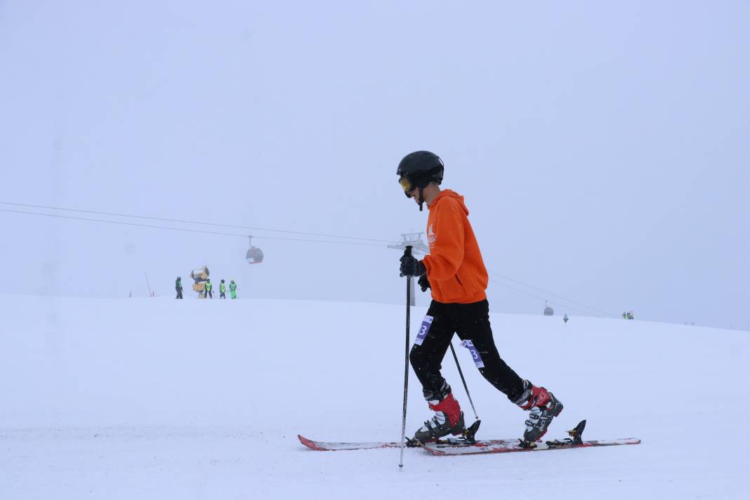 Erciyes'te zirve mücadelesi! Dağ kayağı Türkiye Şampiyonası Kayseri'de yapıldı 9