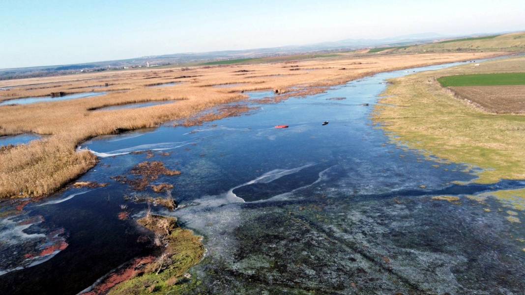 Edirne’de dondurucu soğuklar: Tunca Nehri ve "Göl Baba" buzla kaplandı! 8