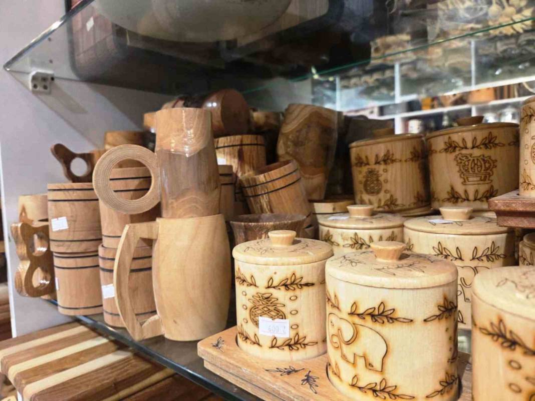 Dönem dizileri ahşaba talebi patlattı: Nostalji rüzgarı Samsun’da esnafa can suyu oldu! 4