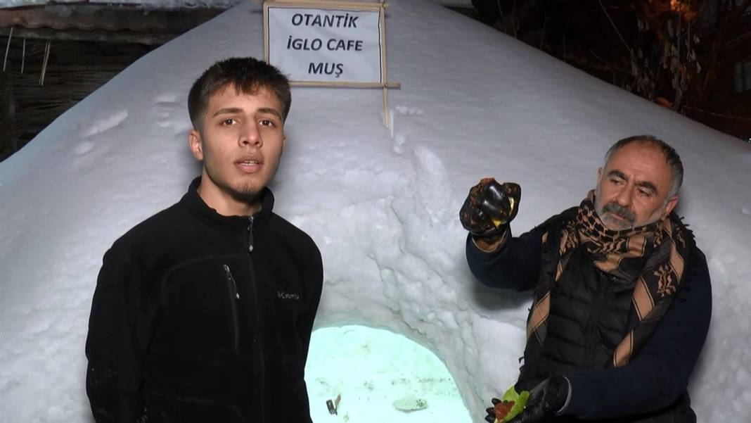 Muş’ta kar çilesi eğlenceye dönüştü: Kardan ‘iglo kafe’de çiğ köfte keyfi! 4