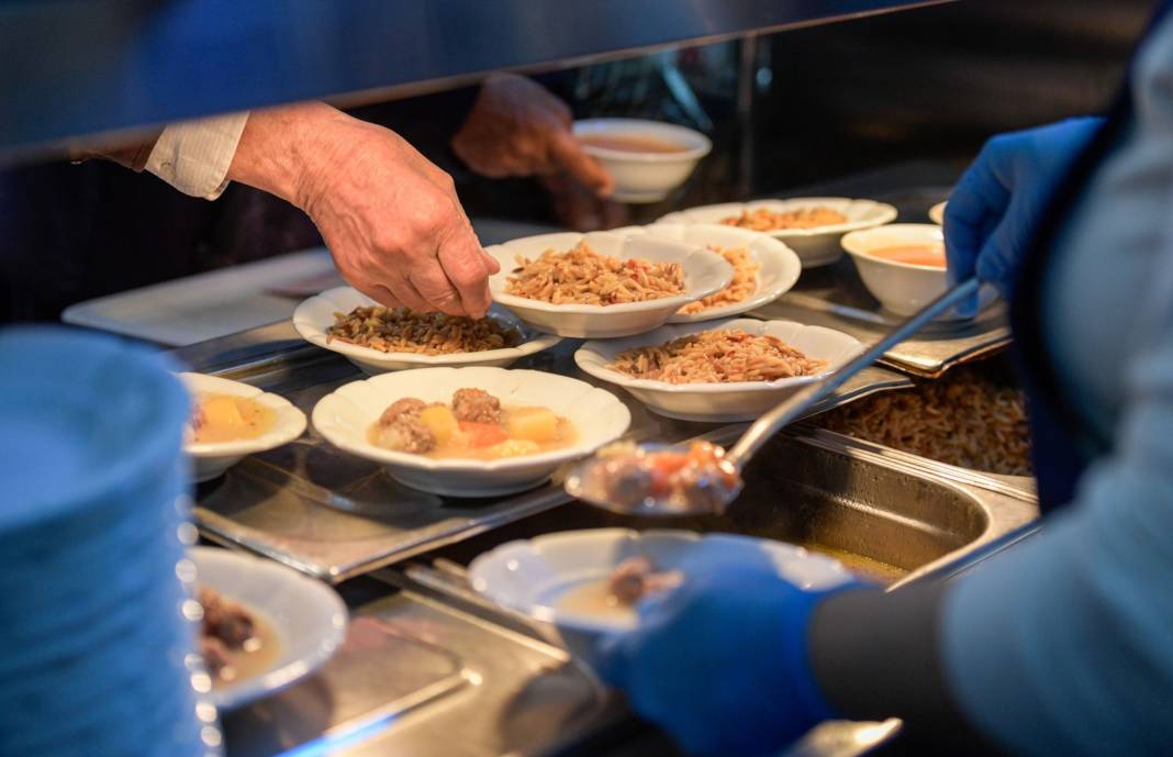 İzmir'de 50 TL'ye ziyafet devam ediyor! Kent Lokantaları 700 bin porsiyona ulaştı 3