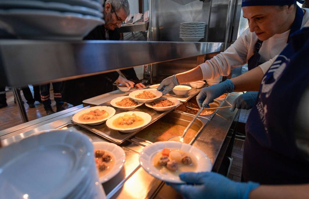 İzmir'de 50 TL'ye ziyafet devam ediyor! Kent Lokantaları 700 bin porsiyona ulaştı 6