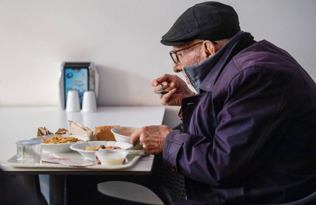 İzmir'de 50 TL'ye ziyafet devam ediyor! Kent Lokantaları 700 bin porsiyona ulaştı 1