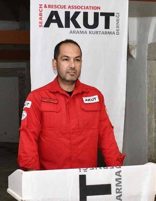 Minibüste can pazarı: İçindeki 20 yolcuyla suya gömüldü 1